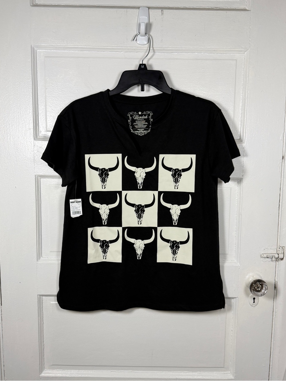 Boot Barn Black Graphic Bull Steer Skull V Neck Short Sleeve T-Shirt Western S